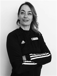 Simona B.